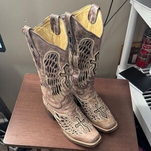 Corral Boots with beautiful Cross and wings design